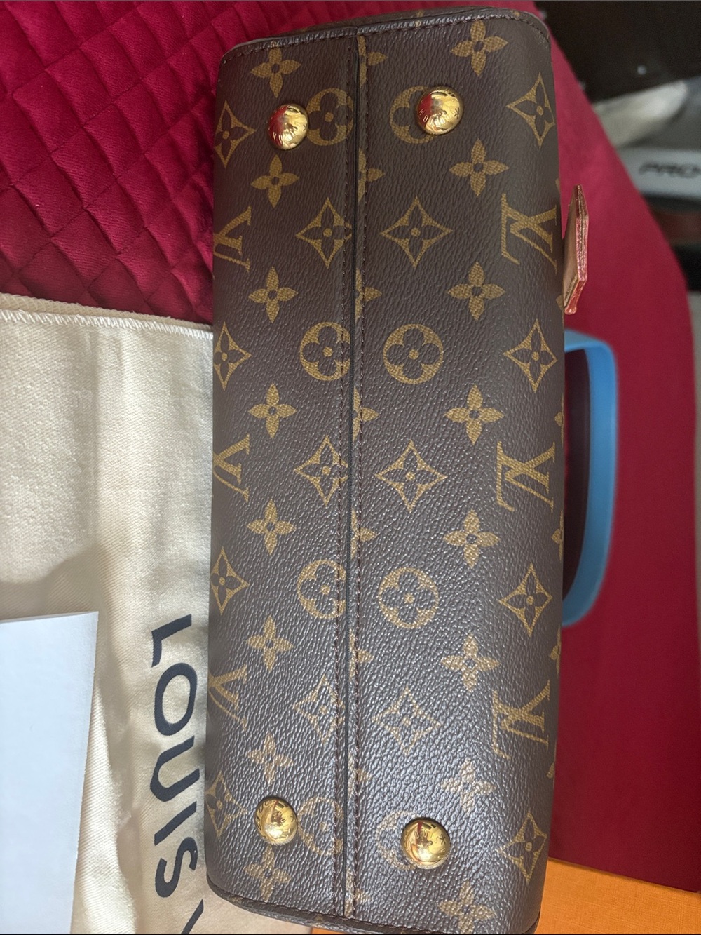 Louis Vuitton Cluny MM Monogram Canvas Messenger Bag with Blue Strap Accent - Picture 3 of 9